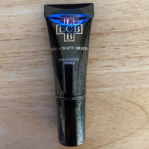 Love Craft and Beauty eyeshadow primer new imp package unsealed ￼ - Picture 1 of 4